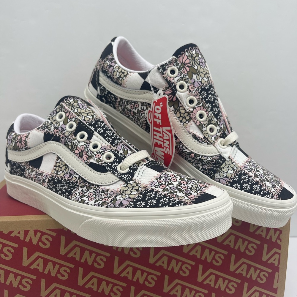 Vans WMNS Vans Old Skool
(Patchwork Floral) Marshmallow Sneakers 
VN0A38G19FY - Picture 13 of 16